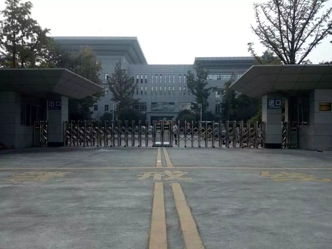 巩义市巩义市四川消防总队伸缩门
